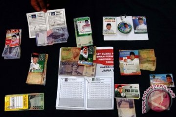 Warga Surabaya laporkan dugaan politik uang pemilu