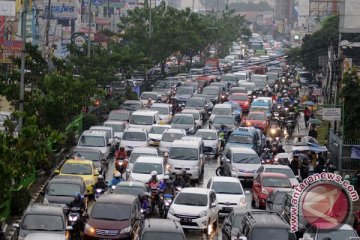 Jalan Kebayoran Lama- Ciledug macet total