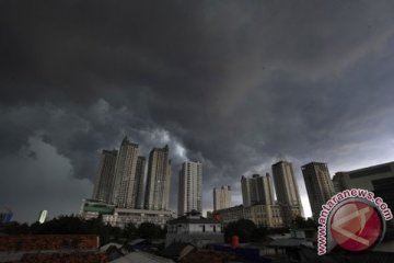 Waspada hujan lebat guyur Jakarta sore ini