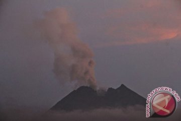 Status Gunung Merapi normal aktif