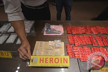 Petugas Yunani sita 11 kilogram heroin di Bandara Athena