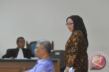 Ratu Atut bantah berikan dana ke Akil