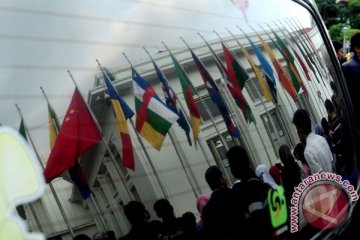 109 bendera peserta KAA dikibarkan di Gedung Merdeka