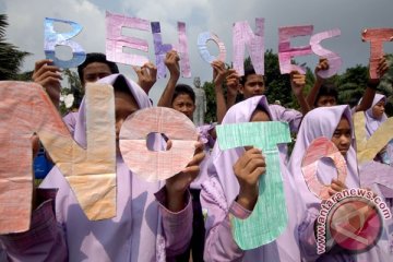 Sebelum UN, para siswa SMP ini gelar doa bersama