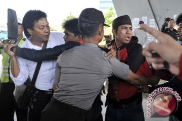 DEMO DANA BANSOS KOLAKA UTARA