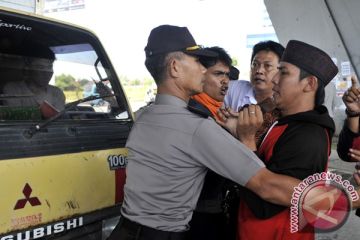 DEMO DANA BANSOS KOLAKA UTARA