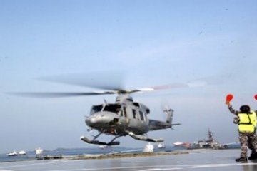 Pendaratan Heli di Kapal/Joko Sulistyo