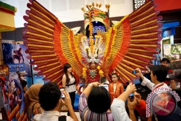 Busana bunga Malang tampil di Guangzhou