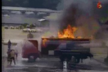 Truk tangki BBM terbakar di Tol Cengkareng
