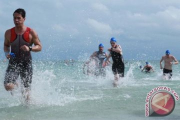 1.300 peserta berlomba dalam Bintan Triathlon