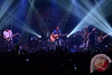 KONSER BAND SLANK