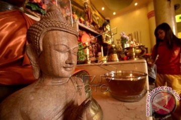 PERSIAPAN WAISAK MAKASSAR