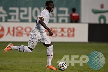 Gelandang Ghana Muntari perpanjang kontrak dengan AC Milan