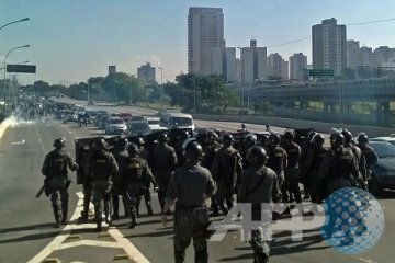 Satu cedera dalam unjuk rasa di Rio dekat Maracana