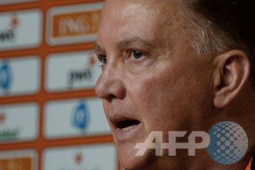 Van Gaal minta waktu istirahat minum saat meladeni Meksiko