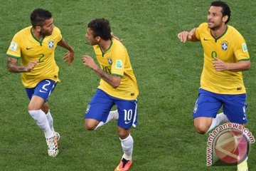 Neymar menyemangati Brasil