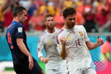 Xabi Alonso cetak gol, Spanyol 1, Belanda 0