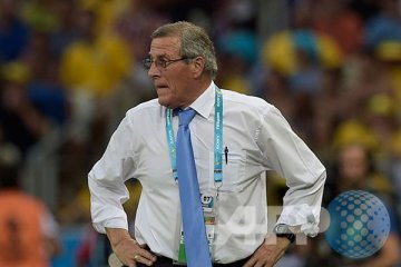 Tabarez inginkan Luis Suarez segera turun