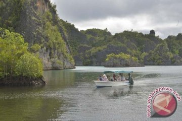 Komisi VII DPR RI kunjungi Raja Ampat