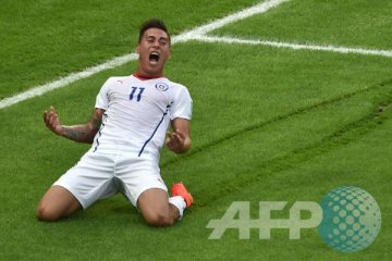 QPR kontrak bintang Napoli Vargas