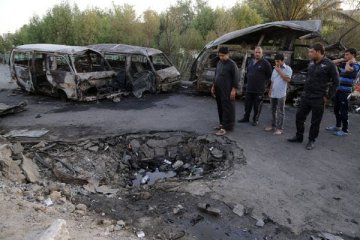 Bom bunuh diri tewaskan 15 orang di Irak