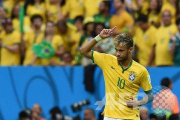 Neymar siap-siap tonton Brasil vs Belanda