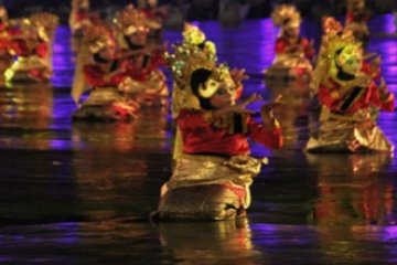 Kolosal Tari Persembahan/Joko Sulistyo