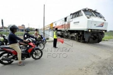 PERLINTASAN KERETA API