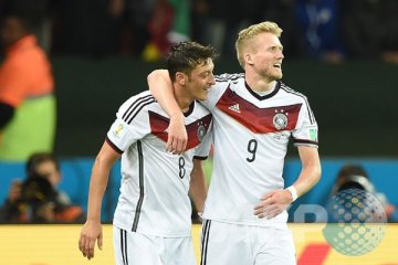 Ozil dan Khedira tak perkuat Jerman hadapi Swedia