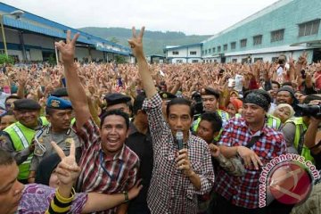 Wajah "ndeso" Jokowi di antara buruh