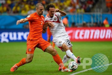 Vlaar diragukan untuk laga semifinal Belanda