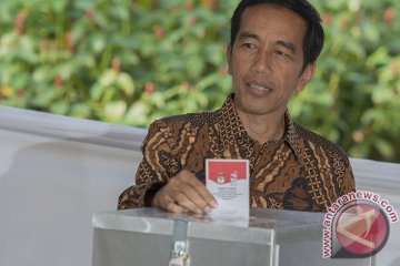 Jokowi gunakan hak suara di TPS 18