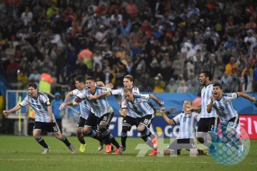 Argentina ke final setelah menang adu penalti 4-2