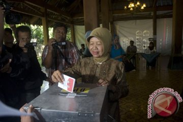 Ibu Jokowi gunakan hak pilih di Manahan