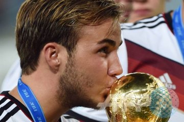 Loew puji Goetze Si Anak Ajaib