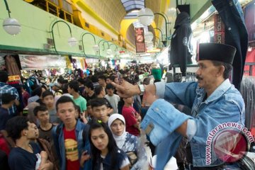 Disperindag Depok imbau warga tidak konsumtif