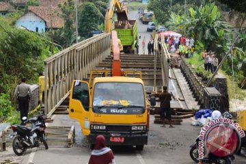 Jembatan Cibaruyan sudah bisa dilewati pemudik