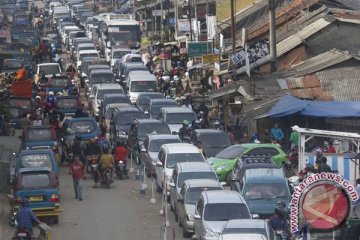 Kendaraan arus balik mulai masuki Kota Bekasi