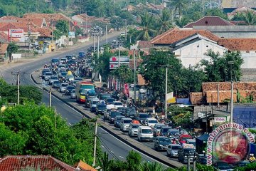Jalur Cirebon-Kuningan tersendat di Cilimus