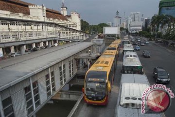 Ahok tegaskan busway harus steril