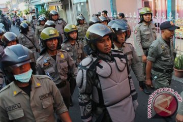 Tertibkan pedagang kurban, satpol PP dilempari batu