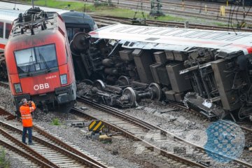Sembilan orang meninggal dan 100 lebih cedera dalam tabrakan kereta di Jerman