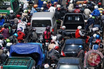 Pemudik keluhkan lamanya waktu tempuh akibat macet