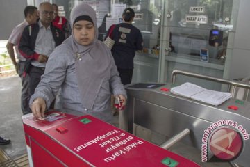 Transjakarta Blok M- Kota gunakan hanya e-ticketing