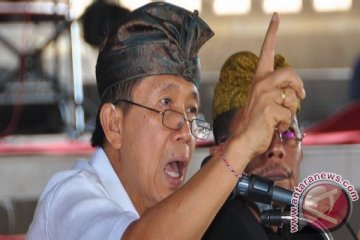 Gubernur Pastika komentari peredaran foto pernikahan sejenis di Bali