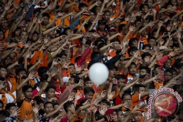 Manajemen sebaiknya hormati suporter, kata peneliti Belanda