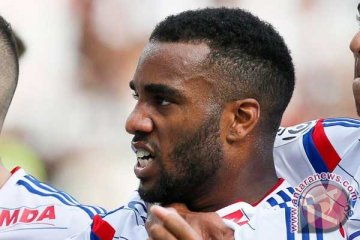 Menang 2-0 atas Evian, Lyon kembali ke puncak