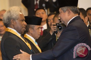 Presiden anugerahkan tanda kehormatan