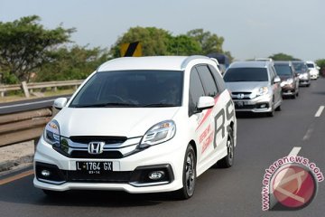 Mobilio RS: mobil elegan buat keluarga kecil 