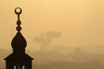 Pemukim Israel diduga bakar masjid di Tepi Barat